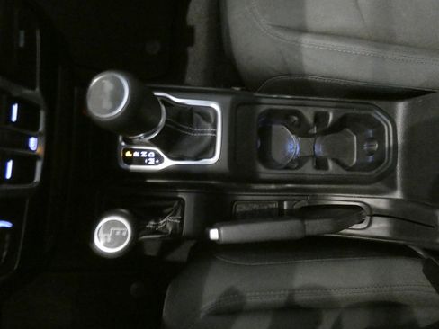 Used 2022 Jeep Wrangler Unlimited Sahara image 16