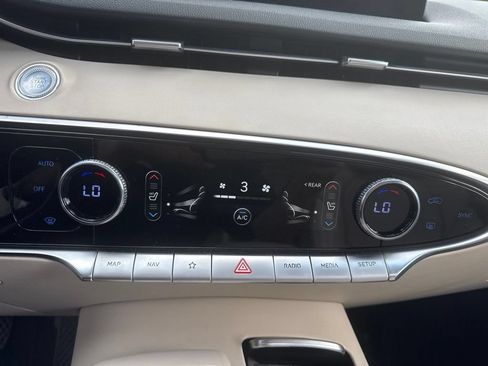 Used 2022 Genesis GV70 2.5T w/ Select Package AWD/4WD image 18