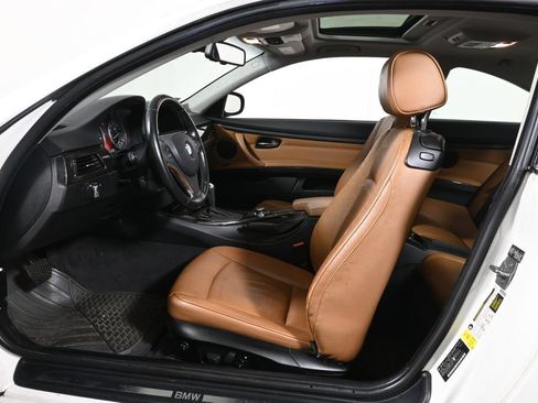 Used 2011 BMW 328i xDrive Coupe AWD/4WD image 3