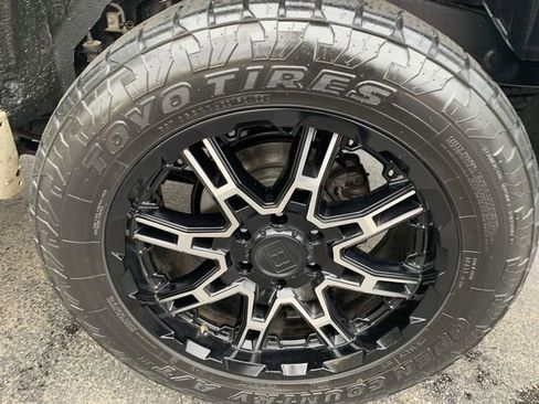 Used 2016 Toyota 4Runner Limited image 34