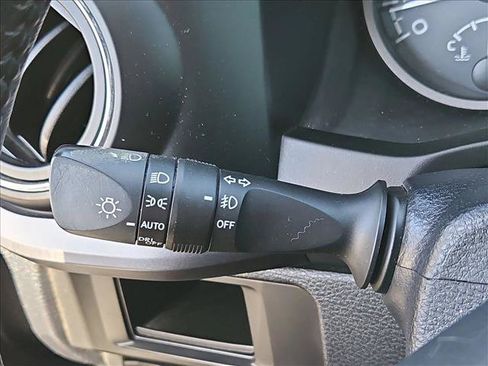 Used 2016 Toyota Tacoma TRD Off-Road AWD/4WD image 16