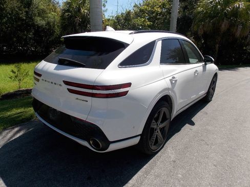 Used 2022 Genesis GV70 3.5T Sport w/ Sport Prestige Package AWD/4WD image 6