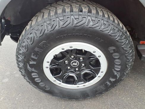 Used 2023 Ford Bronco Outer Banks w/ Sasquatch Package image 10