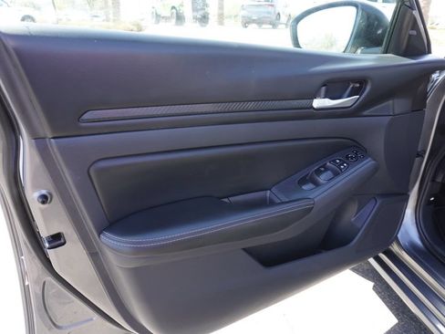 Certified 2025 Nissan Altima 2.5 SV FWD image 14