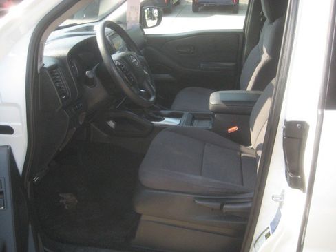 Used 2024 Nissan Frontier S RWD image 13
