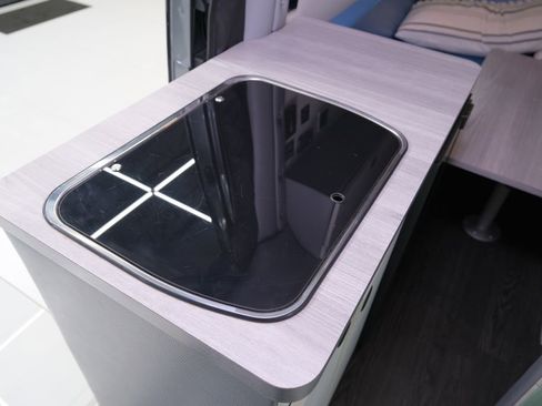 Used 2021 Mercedes-Benz Sprinter 2500 image 42