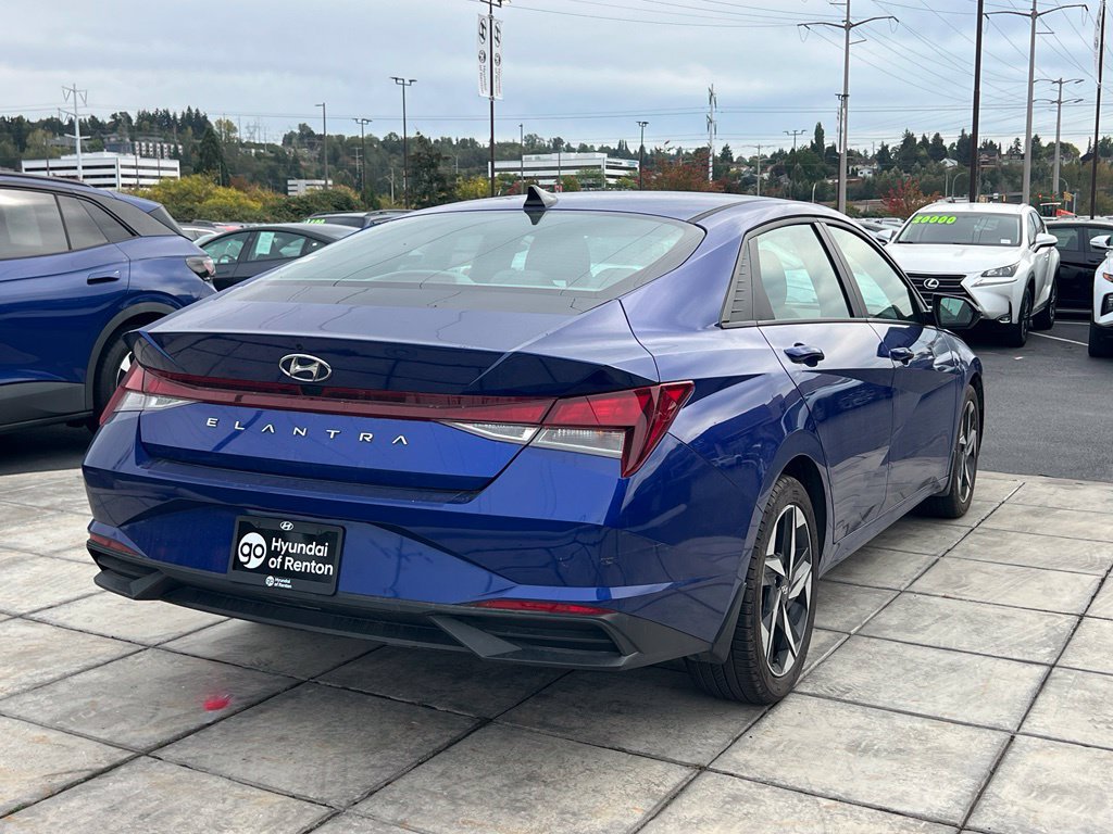 Used 2023 Hyundai Elantra SEL w/ Convenience Package FWD image 9