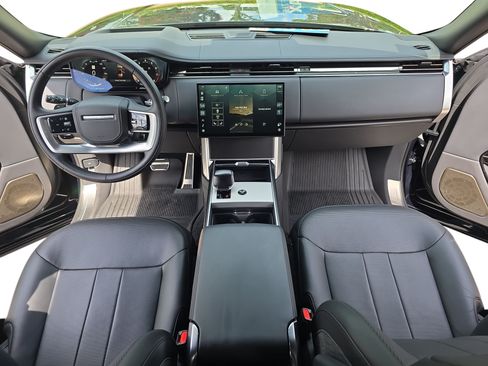 Certified 2024 Land Rover Range Rover SV AWD/4WD image 9