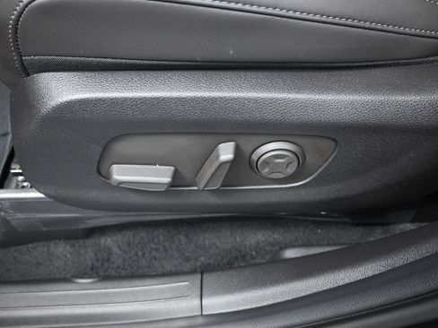New 2026 Kia Carnival LXS FWD image 11