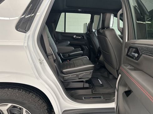 Used 2025 GMC Yukon AT4 Ultimate w/ LPO, Floor Liner Package image 31