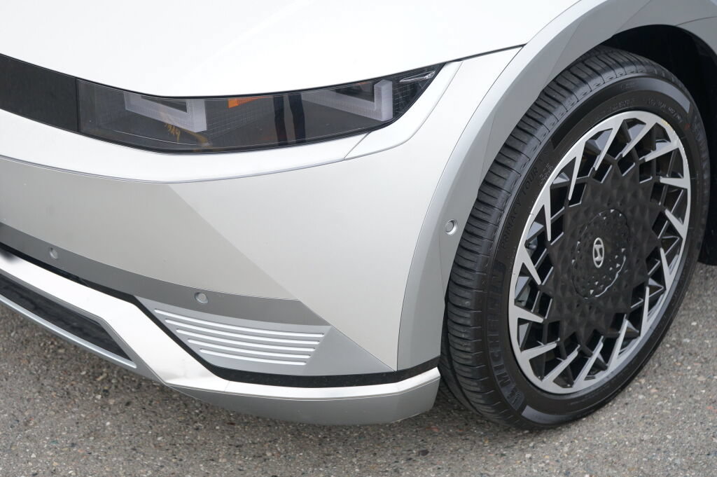 Certified 2024 Hyundai Ioniq 5 Limited AWD/4WD image 9