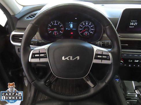Used 2022 Kia Telluride EX w/ EX Premium Package image 17