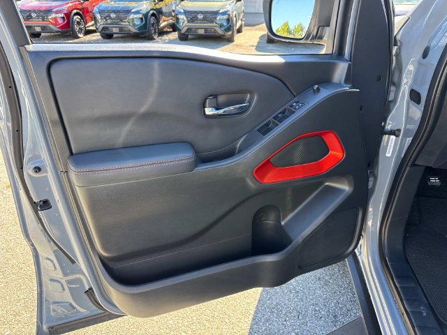 Used 2022 Nissan Frontier PRO-4X AWD/4WD image 25