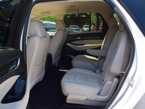 Used 2023 Buick Enclave Essence AWD/4WD image 37