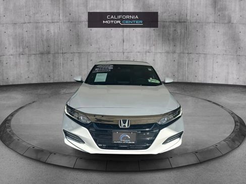 Used 2018 Honda Accord Sport image 2