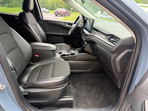 Certified 2025 Ford Escape SE FWD image 11