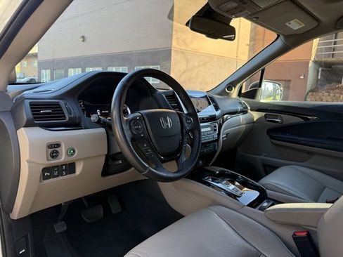 Used 2018 Honda Pilot Touring image 22