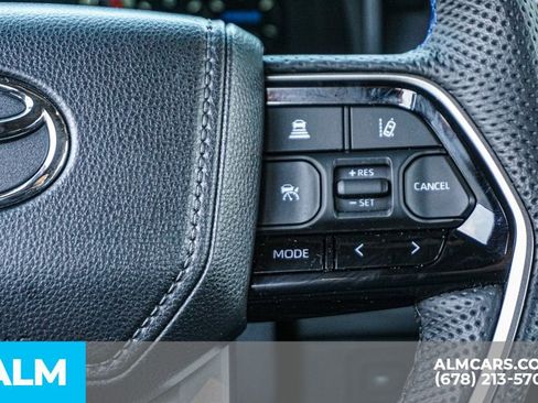Used 2026 Toyota Sequoia Platinum AWD/4WD image 32