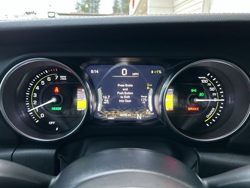 Used 2022 Jeep Wrangler Unlimited Sahara w/ Cold Weather Group image 26