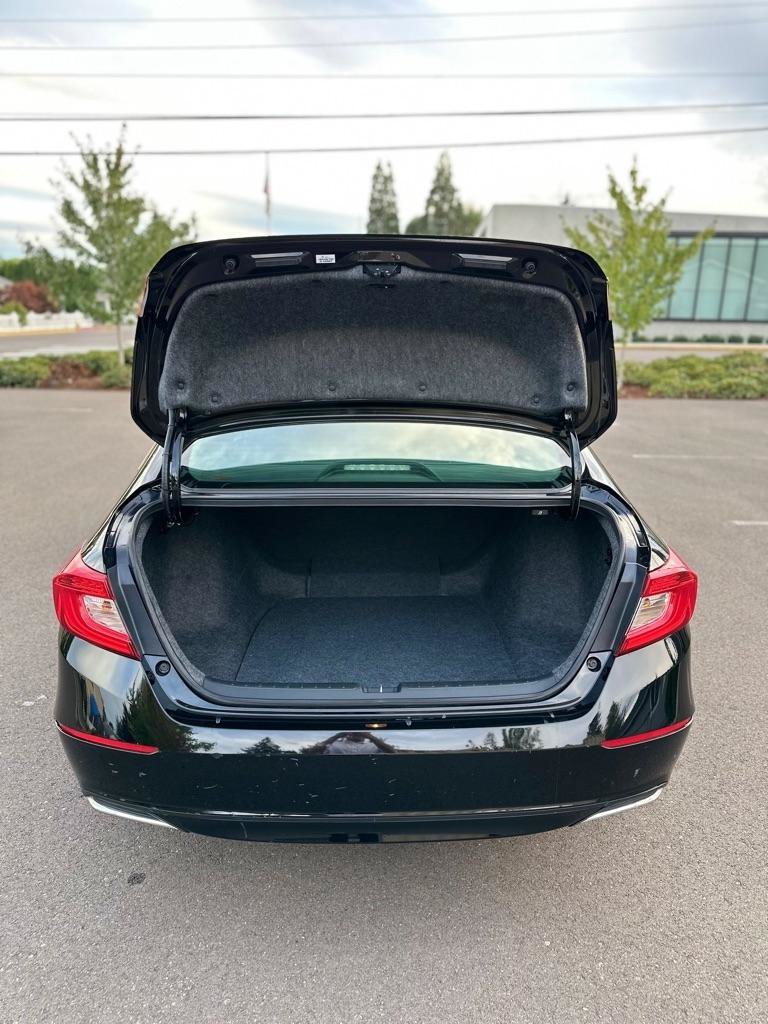 Used 2018 Honda Accord LX image 18