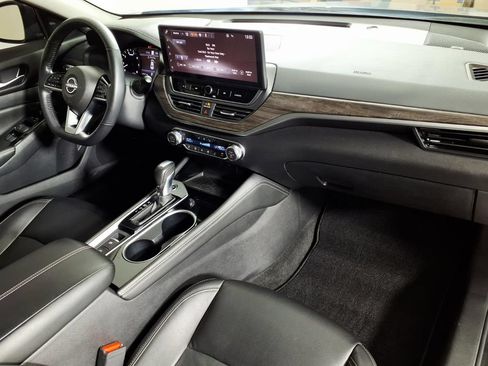 Used 2024 Nissan Altima 2.5 SL FWD image 12