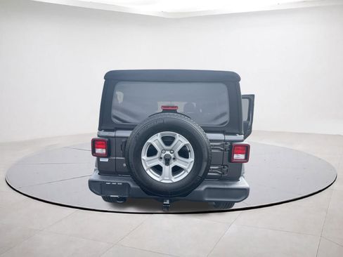 Used 2018 Jeep Wrangler Unlimited Sport S image 22