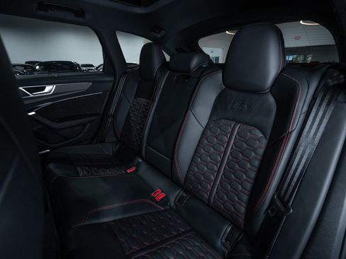Used 2021 Audi RS 6 AWD/4WD image 31