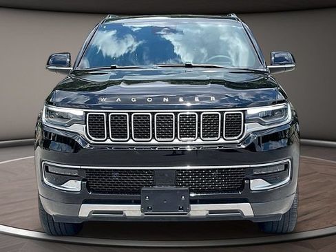 Used 2022 Jeep Wagoneer Series III w/ Premium Group I AWD/4WD image 3