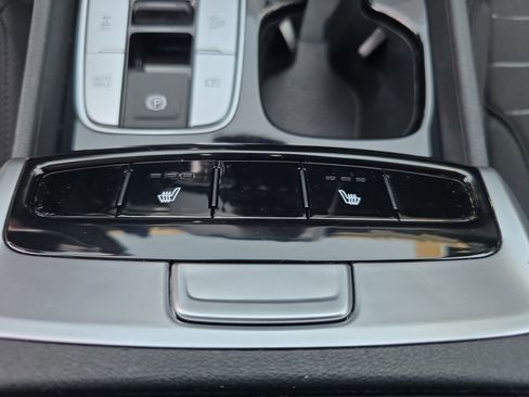 Used 2023 Hyundai Santa Cruz SEL Premium image 18