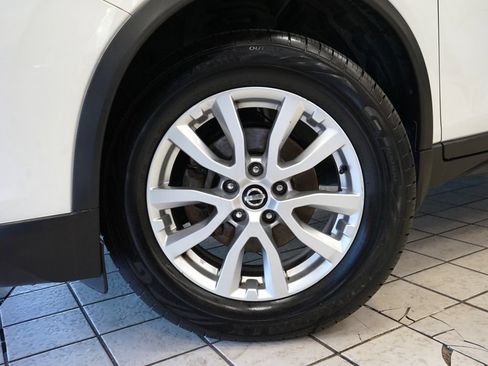 Used 2017 Nissan Rogue SV AWD/4WD image 50