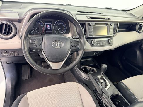 Used 2018 Toyota RAV4 XLE FWD image 4