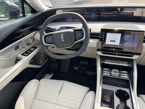 New 2026 Lincoln Nautilus Reserve AWD/4WD image 12