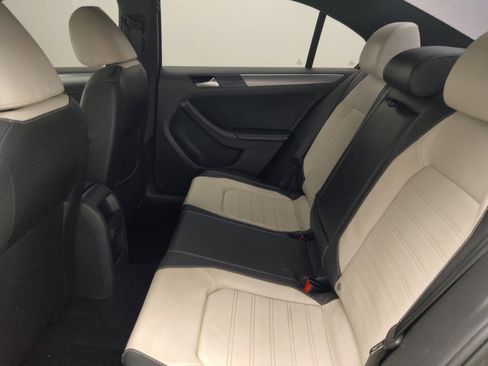 Used 2016 Volkswagen Jetta Sport w/ Lighting Package FWD image 18