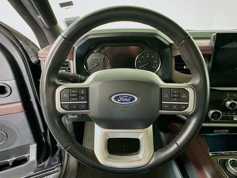 Used 2024 Ford Expedition Limited image 13