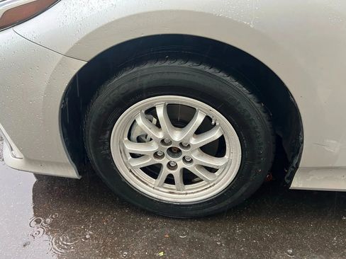 Used 2021 Toyota Prius Prime LE image 10