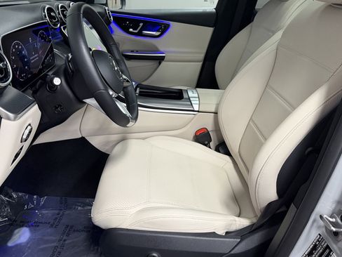 Certified 2025 Mercedes-Benz GLC 300 image 25