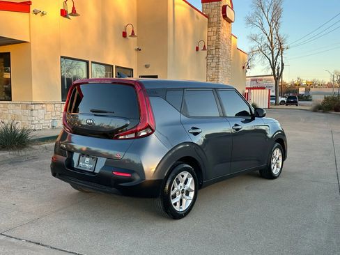 Used 2021 Kia Soul S image 5