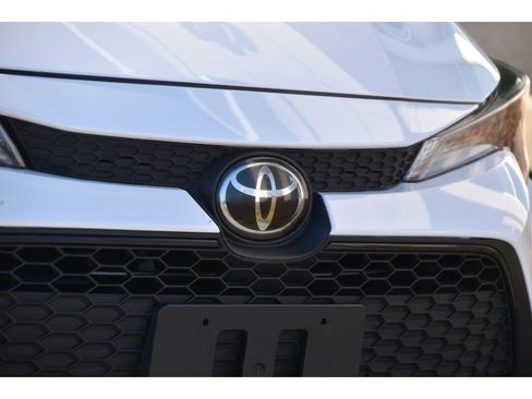 Used 2020 Toyota Corolla LE image 10