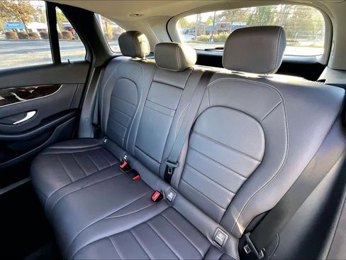 Used 2020 Mercedes-Benz GLC 300 image 21