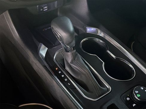 Used 2023 Chevrolet Traverse Premier image 17