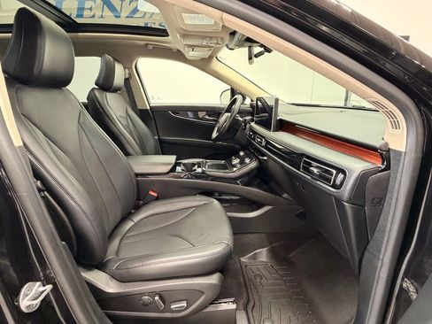 Used 2023 Lincoln Nautilus Reserve AWD/4WD image 15