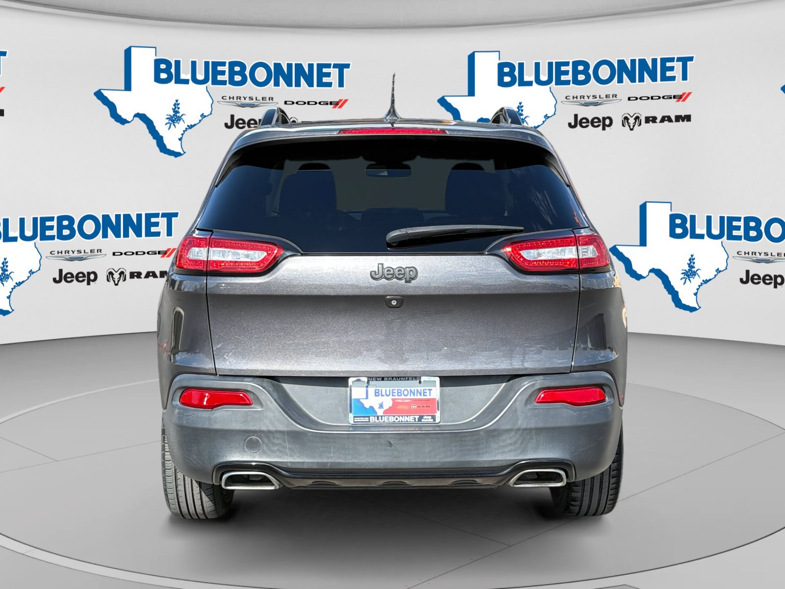 Used 2018 Jeep Cherokee Latitude w/ Altitude Package FWD image 6