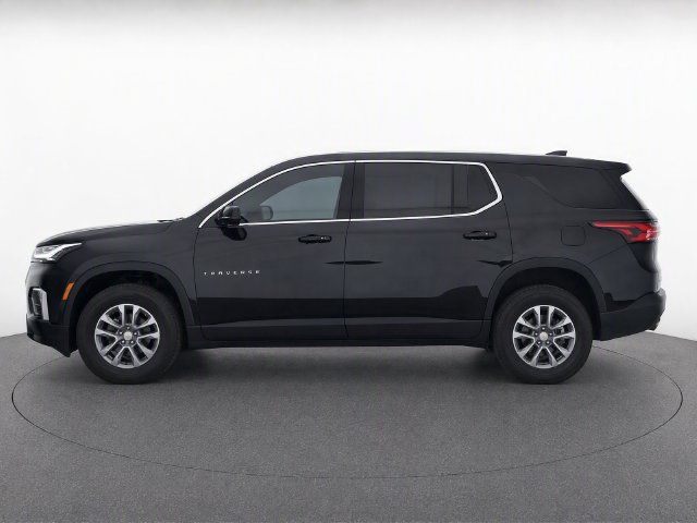 Used 2023 Chevrolet Traverse LS w/ Safety Package FWD image 4