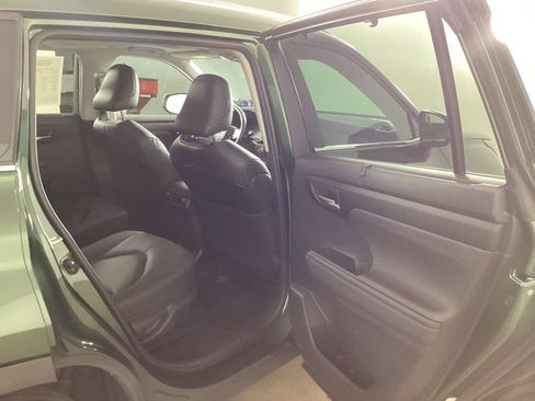 Used 2023 Toyota Highlander XLE AWD/4WD image 22