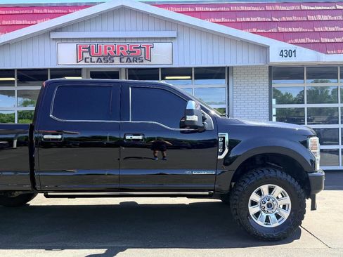 Used 2022 Ford F250 Platinum w/ FX4 Off-Road Package image 12