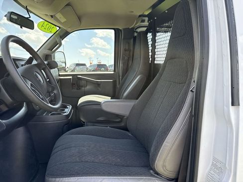 Used 2024 GMC Savana 2500 w/ Driver Convenience Package RWD image 21