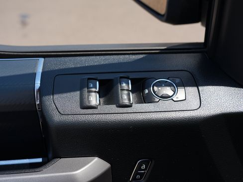 Used 2020 Ford F150 XLT w/ Equipment Group 302A Luxury AWD/4WD image 17