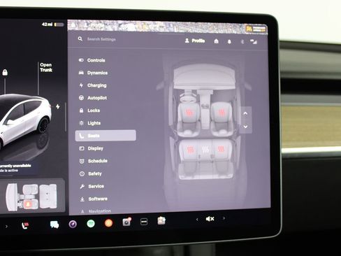 Used 2022 Tesla Model Y Performance image 11