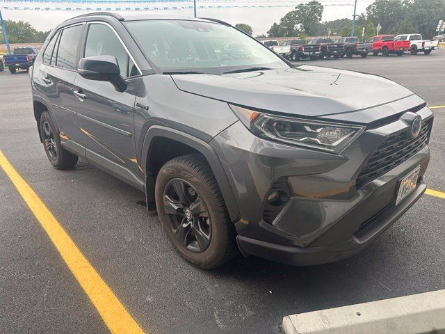 Used 2021 Toyota RAV4 XLE w/ Convenience Package AWD/4WD image 5