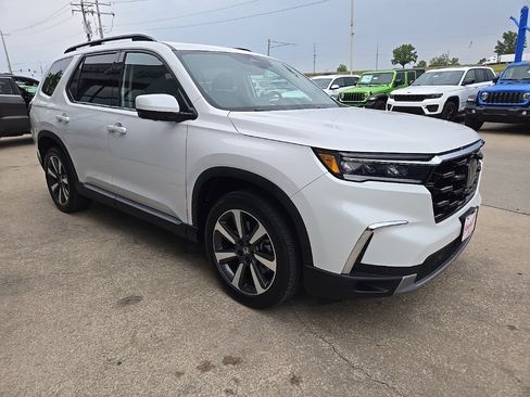 Used 2023 Honda Pilot Elite image 14